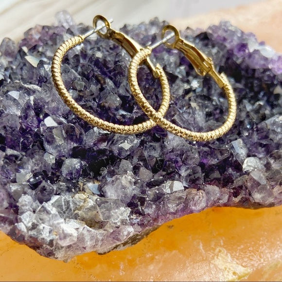 GOLD STREET STYLE DAINTY SKINNY SMALL HOOPS SET - Picture 1 of 1